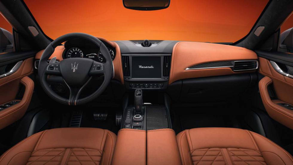 Οι Maserati Ghibli και Levante τιμούν την πρώτη γυναίκα οδηγό της F1
